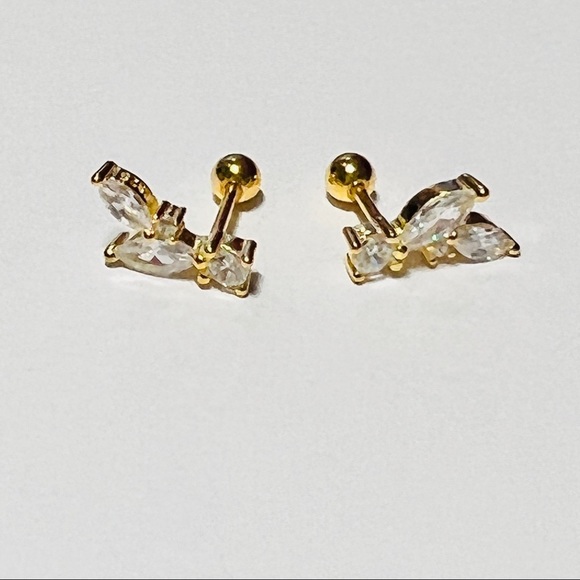 Wild Vine Marquise Round Clear Crystal CZ 18k Gold Plated S925 Stud Earring 1pc - Picture 9 of 10